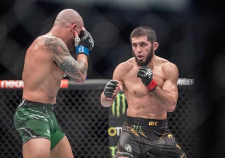 Россиянин Махачев во второй раз защитил чемпионский пояс UFC