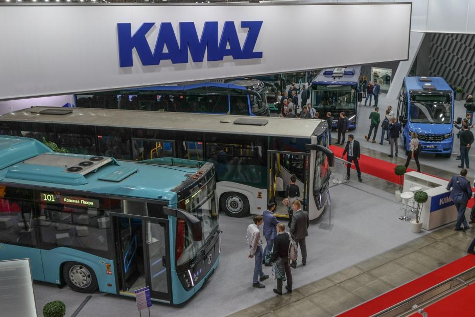 Посетители на международной выставке автобусной техники BW Expo 2022 в международном выставочном центре «Крокус Экспо».