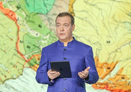 «Чтобы каждая тварь боялась»: как ответить на удары Киева, идея Медведева