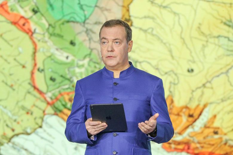  Дмитрий Медведев