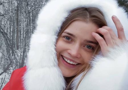 Актриса сериала «СашаТаня» почти родила сына в такси