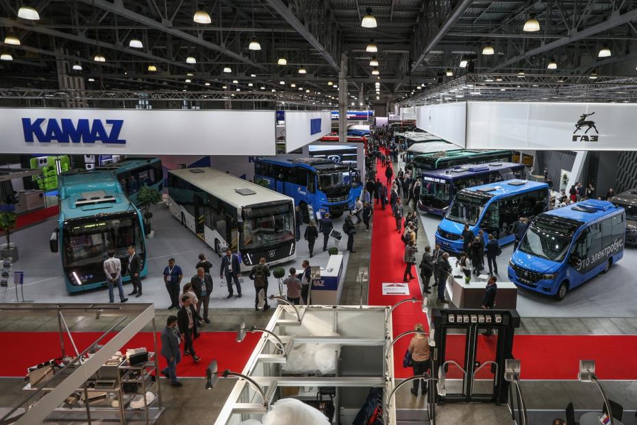 Посетители на международной выставке автобусной техники BW Expo 2022 в международном выставочном центре «Крокус Экспо»