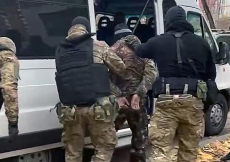 ФСБ задержала двоих членов банды Басаева, напавших на Дагестан в 1999 году