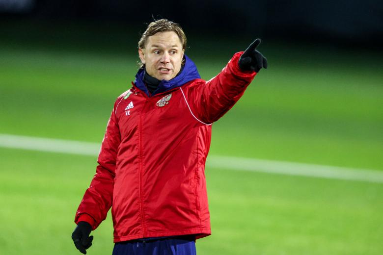 Валерий Карпин