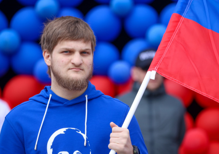 Сын Кадырова получил новую награду из рук отца