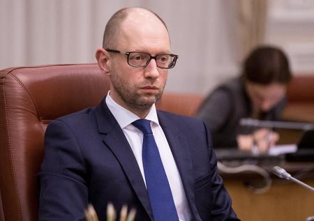 Яценюка назвали первым в списке бегущих из Украины чиновников