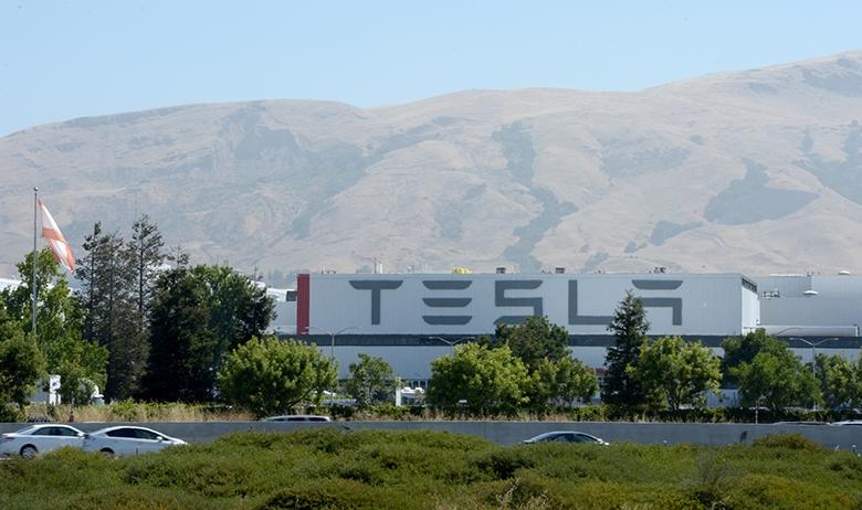 Завод TESLA в Торонто, Канада