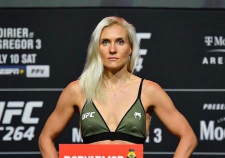 Боец UFC Куницкая объявила о беременности