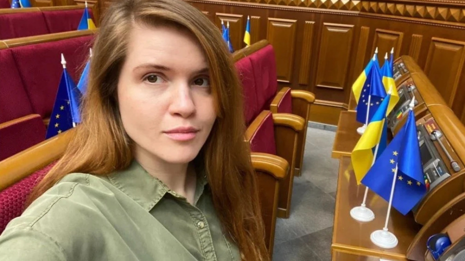 Безуглая марьяна владимировна в купальнике