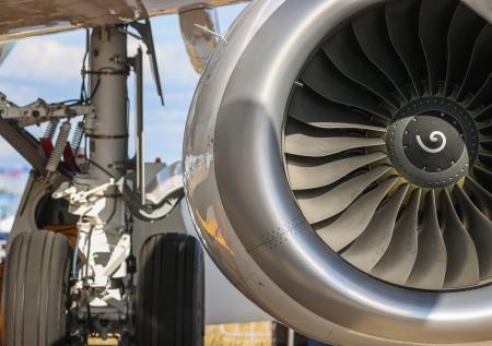 Летящий из Москвы в Челябинск Boeing подал сигнал бедствия