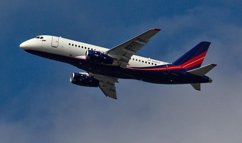 Самолёт SSJ-100