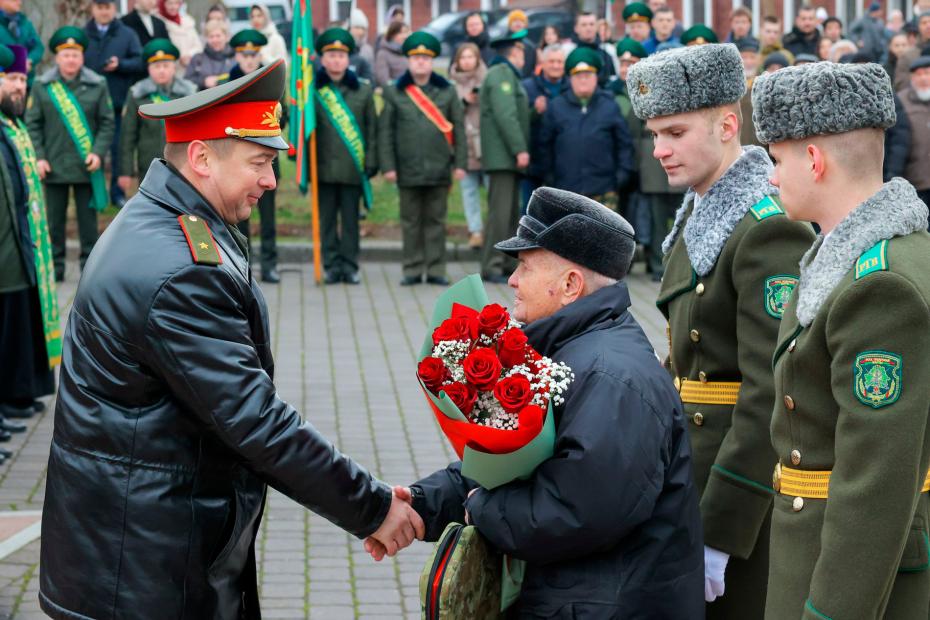 Председатель Государственного пограничного комитета Республики Беларусь генерал-майор Константин Молостов и Вячеслав Лопатин