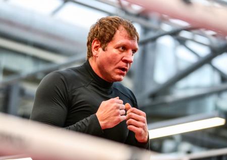 Александр Емельяненко заменит Василевского в бою с Сантосом