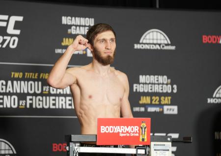 Саид Нурмагомедов одержал четвёртую победу в UFC, «задушив» Стэманна