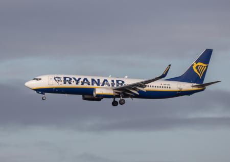В самолете авиакомпании Ryanair сообщили о бомбе на борту