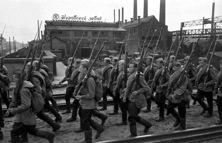 Ополченцы Кировского завода. СССР, Ленинград, 1941 год