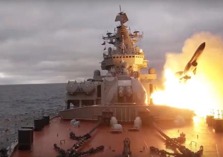 Силы Северного флота отработали пуски крылатых ракет по сложной мишени
