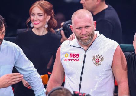 Харитонов обвинил Джонсона в сдаче поединка Фёдору Емельяненко