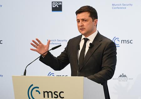 Зеленский согласился обсудить с РФ нейтральный статус Украины