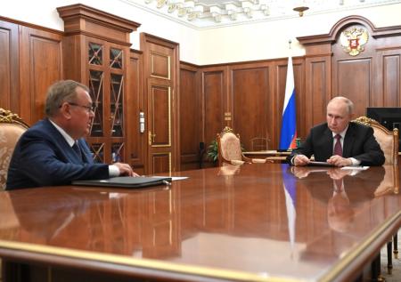 Путин поддержал передачу контрольного пакета акций ОСК банку ВТБ