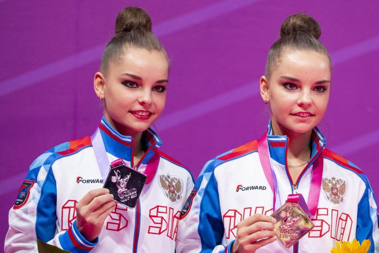 Дина и Арина Аверины