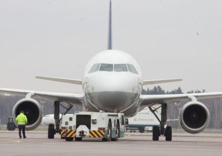Два российских аэропорта временно ограничили в приеме и отправке рейсов