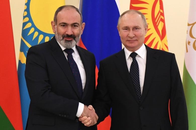 Президент РФ Владимир Путин с премьер-министром Республики Армения Николом Пашиняном