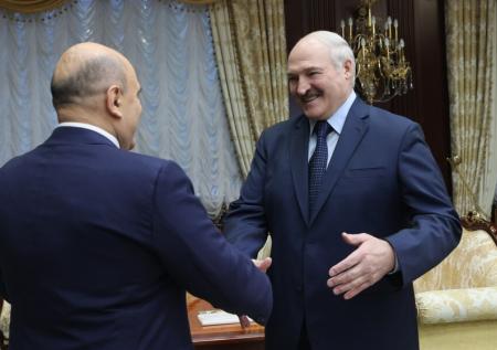 Лукашенко провёл Мишустину экскурсию по своему дворцу