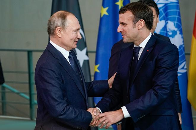 Президент РФ Владимир Путин и Эммануэль Макрон