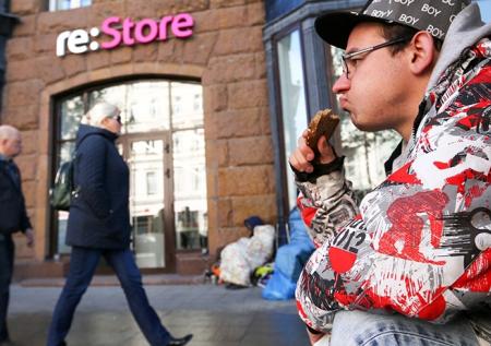 Зачем россияне прячутся в смартфонах