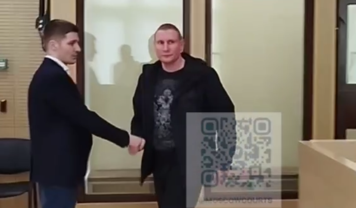 Юрий Андреев (справа)