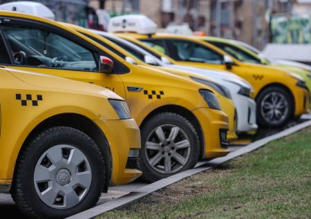 Роскомнадзор внес сайт премиального сервиса такси в реестр запрещенных
