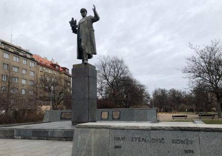 Дочь маршала Конева выступила против восстановления памятника отцу в Праге