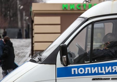 Москвича на свидании заковали в наручники и избили
