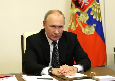 Путин позволил кабмину проиндексировать пенсии прокуроров и следователей