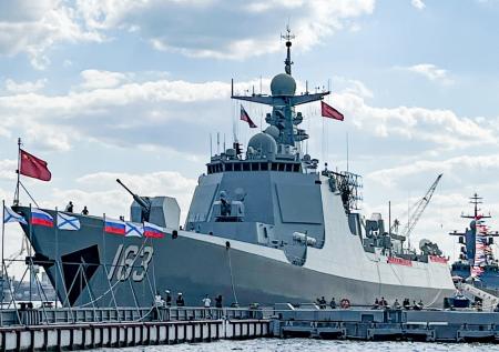 В Петербурге заметили эсминец одной азиатской страны