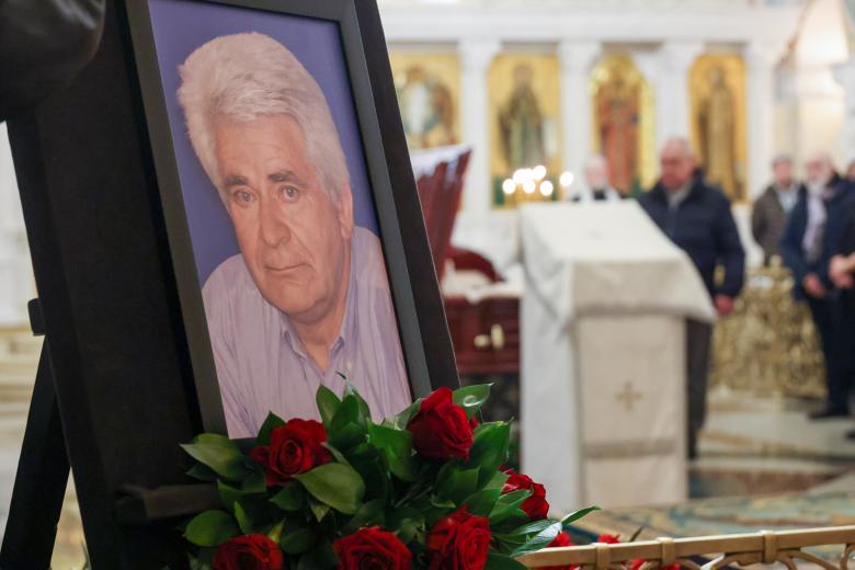 Портрет шахматиста Бориса Спасского во время прощания с ним в Преображенской церкви