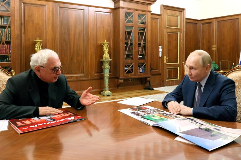 Владимир Путин и Карен Шахназаров