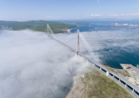 Катамаран с пассажирами сел на мель во Владивостоке