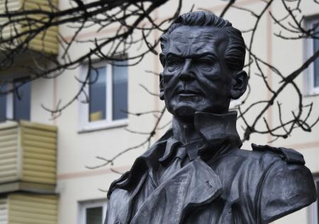 Новости регионов: в Приморье задержали облившую краской памятник Зорге