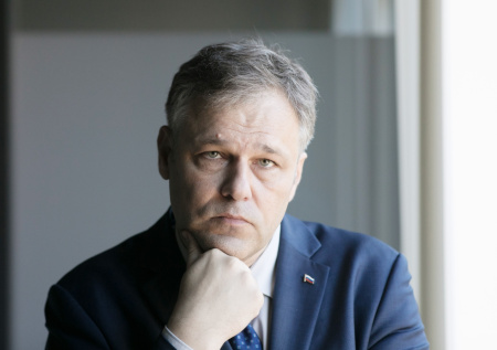 «Операции на безропотном мясе»: Мирошник пролил свет на эксперименты Киева