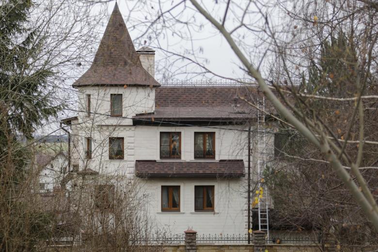 Замок Аллы Пугачевой и Максима Галкина в деревне Грязь