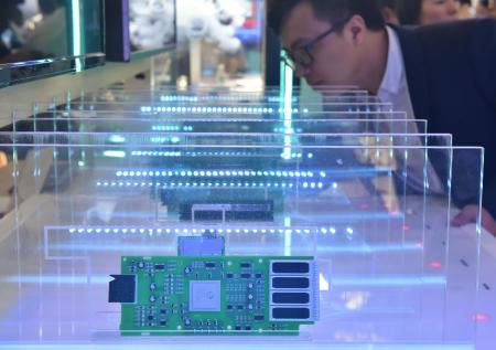 Huawei тестирует смартфон с собственной операционной системой