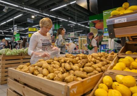 Роспотребнадзор предложил запретить уничтожение годной к употреблению еды