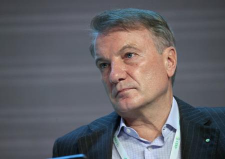 «Не понимает, зачем брать взятку»: Греф о внедрении ИИ в госуправление