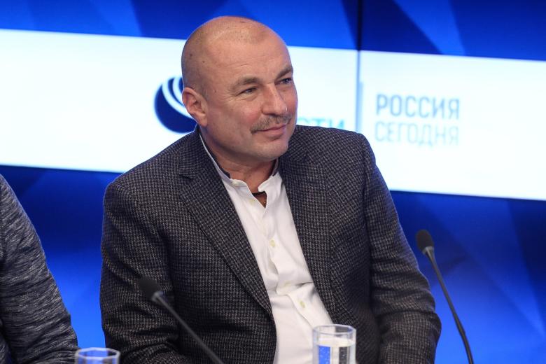 Тренер по фигурному катанию Александр Жулин