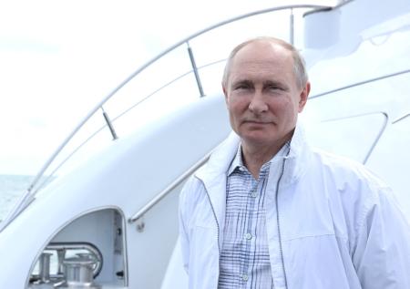 Путин запустит автозавод «Аурус»