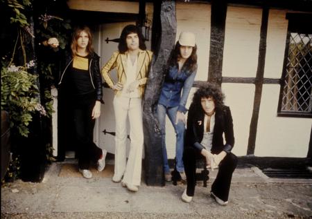 В Великобритании выйдут почтовые марки к 50-летию группы Queen