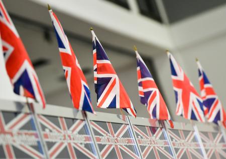 Великобритания смягчила санкции против России