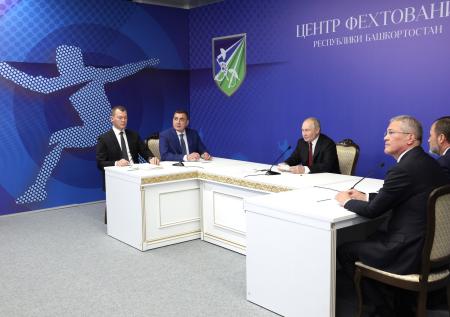 Путин призвал очистить спорт от вульгарной политизации